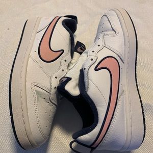 Girls Nikes